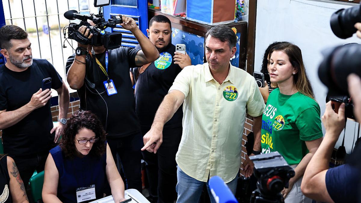 cursa prezidentiala din brazilia merge in al doilea tur flavio bolsonaro a obtinut un rezultat surpriza si e in fata lui lula da silva