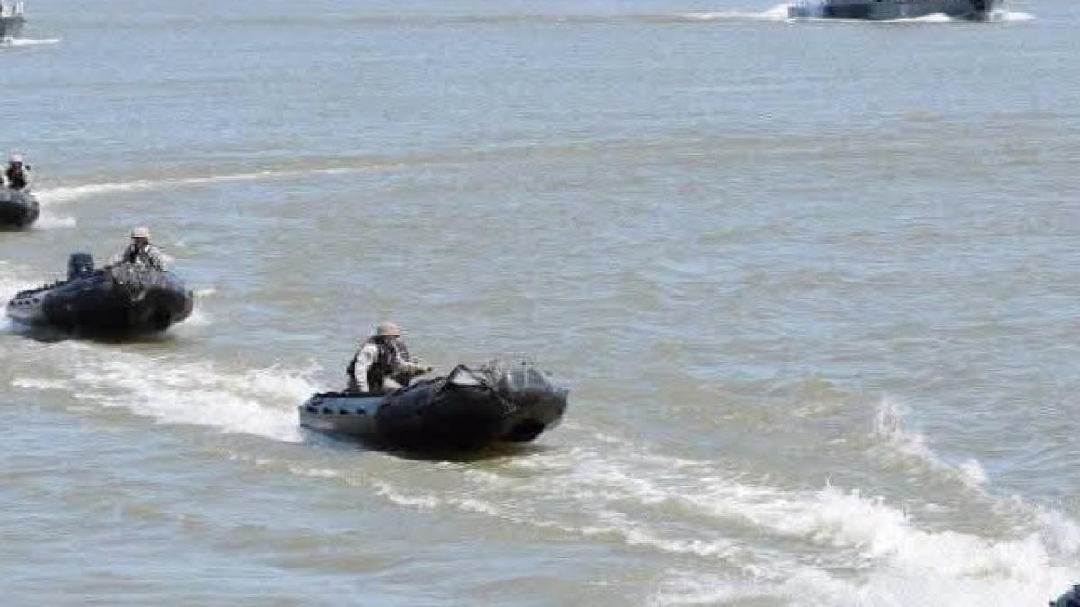 peste 20 de nave si ambarcatiuni participa la exercitiul danube protector pe bratul sfantu gheorghe scenariul respingerea inamicului