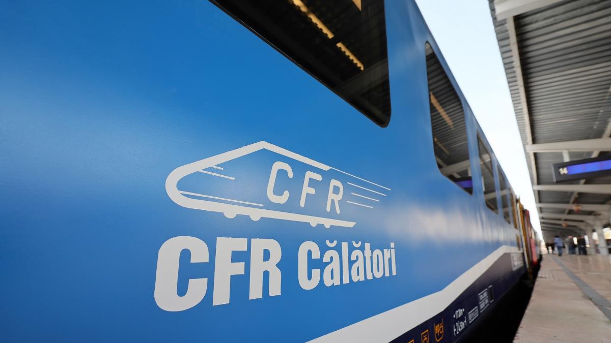 revolta in oradea 50 de elevi lasati pe peron de trenul care trebuia sa ii aduca acasa s a trimis adresa catre cfr se stia de ei