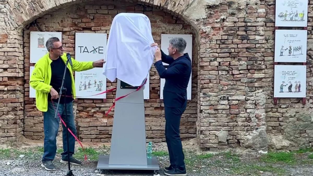 primul monument al prostiei din lume a fost inaugurat la braila ce simbol a ales caricaturistul costel patrascan