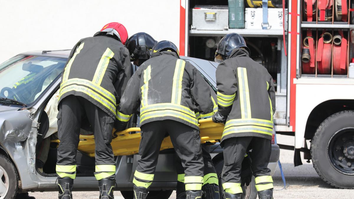 tentativa de jaf asupra unei dube blindate de valori in italia autostrada a ramas blocata timp de 14 ore