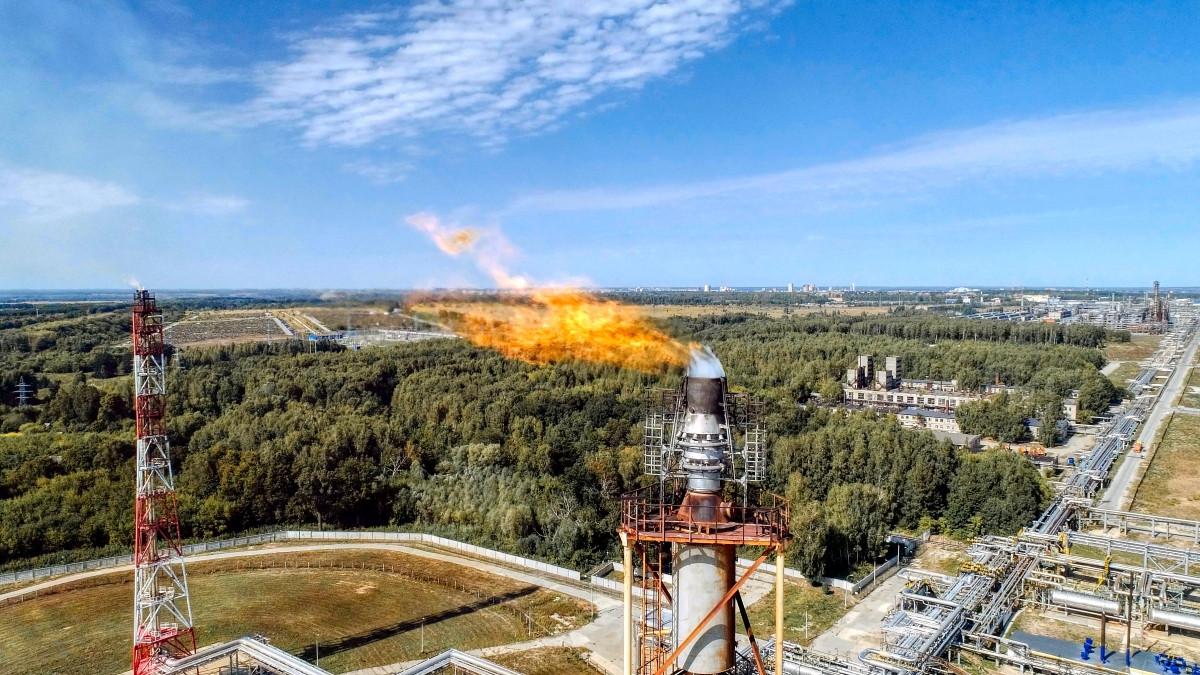 ue amana cu un an regulile privind emisiile de metan pentru importurile de petrol si gaze