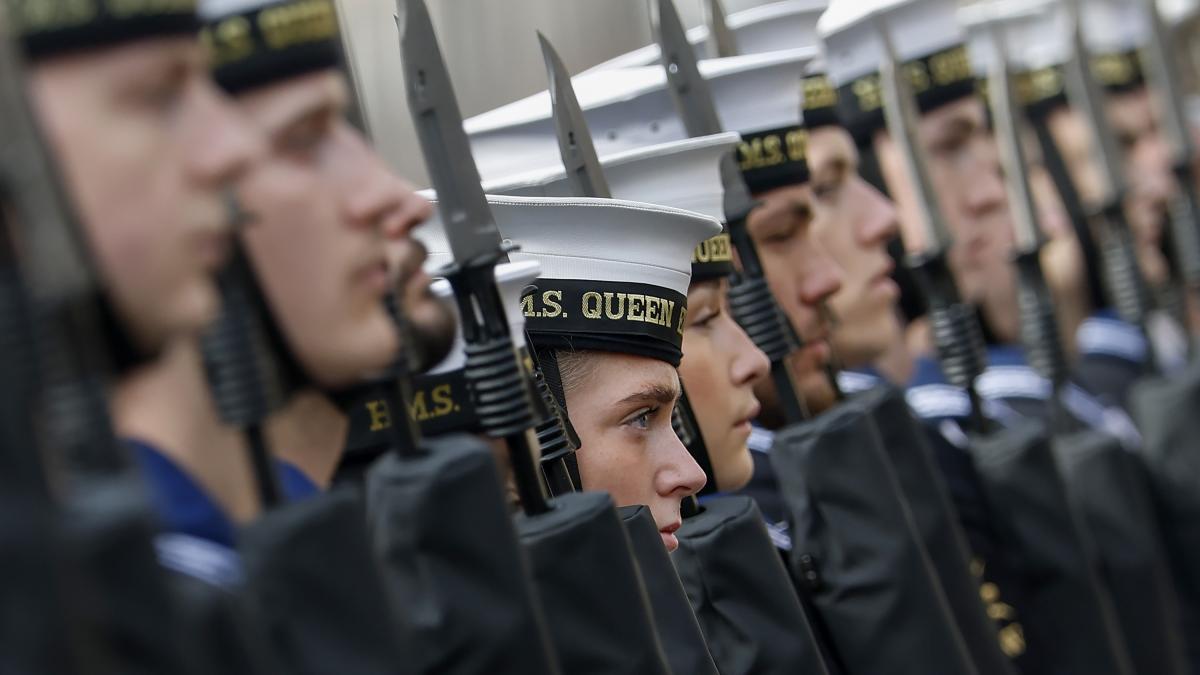 scandal de spionaj in marina regala britanica un militar activ a fost arestat si pus sub acuzare