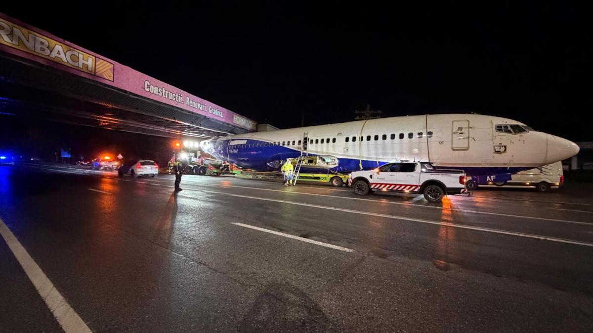 ati bagat si avioane reactie virala a hornbach dupa ce avionul transportat pe dn1 a ramas blocat sub un panou al retailer ului