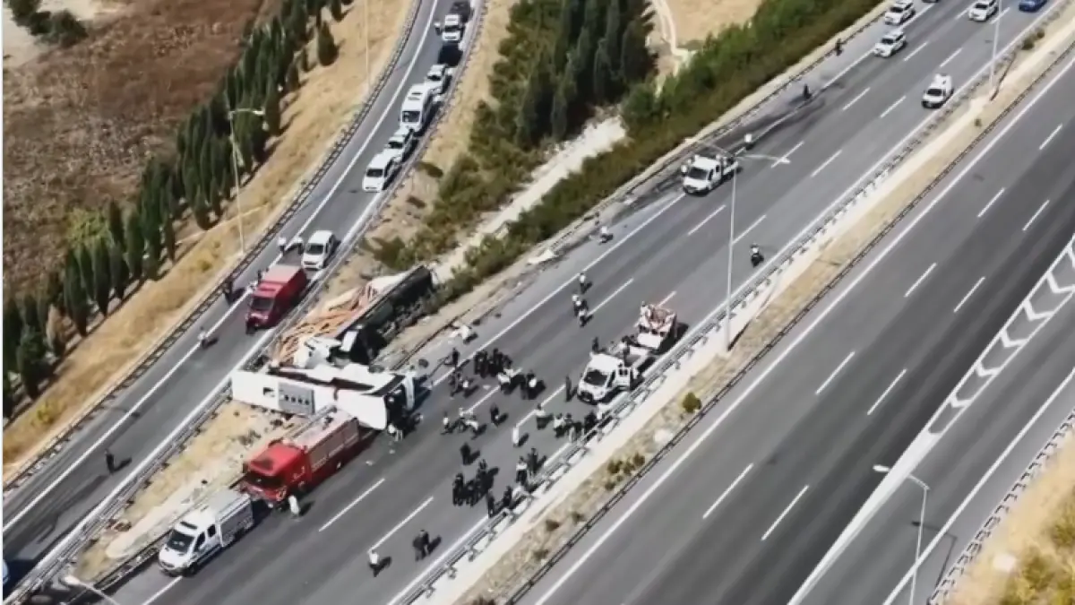 accident grav in manisa un tir s a ciocnit cu un autocar de pasageri 11 morti si zeci de raniti