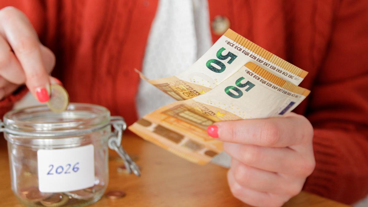 romanii isi amana planurile din cauza lipsei banilor un sondaj arata ca doar 18 reusesc sa economiseasca regulat