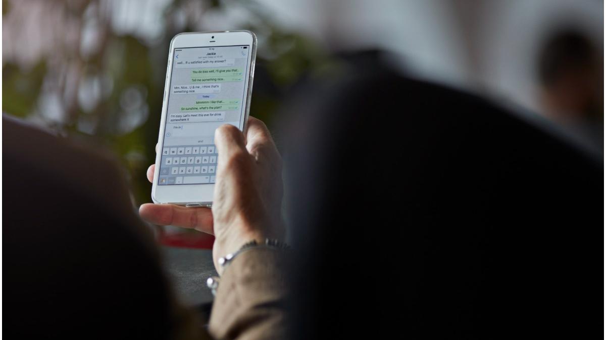 scandalul pegasus in polonia procurorii acuza ca datele extrase din telefoane au ajuns in israel tusk e infractiune contra statului
