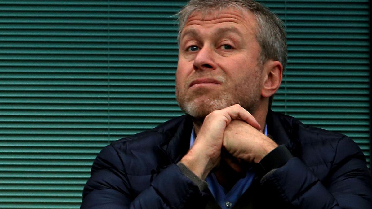 the guardian apropiatii oligarhului roman abramovici ar fi falsificat acte pentru a ascunde averea si a evita taxele