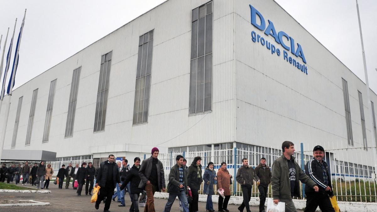 uzina dacia de la mioveni pe muchie de cutit seful renault cere taieri de 20 si are un mesaj pentru guvern cu umilinta