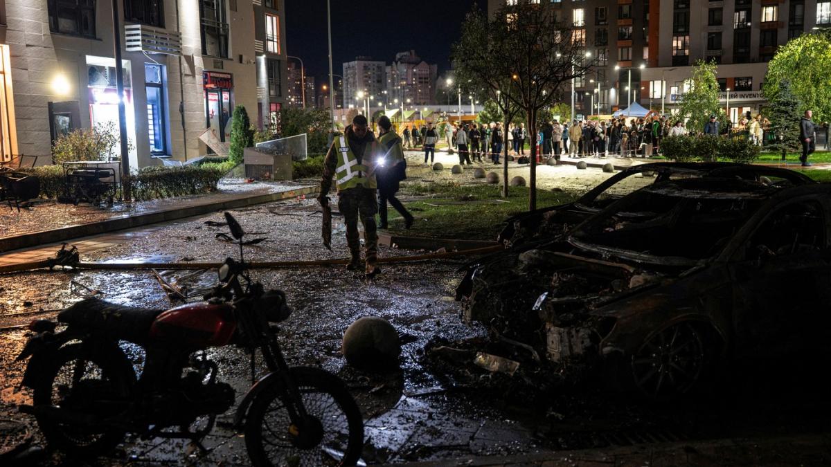 rusii au atacat blocuri din harkov si kiev cu rachete de tip banderol echipele de salvare cauta raniti sub daramaturi