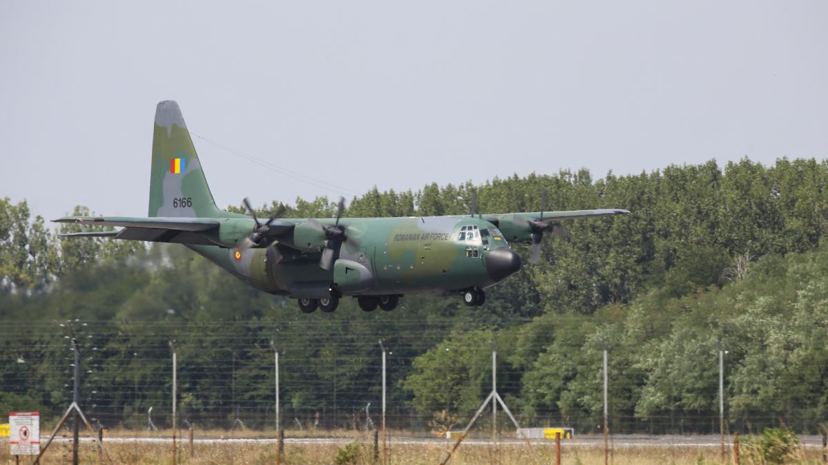 sua au facut cadou romaniei un avion hercules aeronava provine din echipamentele militare in exces ale armatei americane