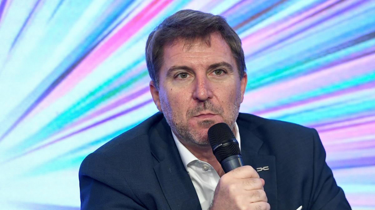 directorul dacia romania mergem cu frana de mana trasa ce sperante are industria auto pentru 2027