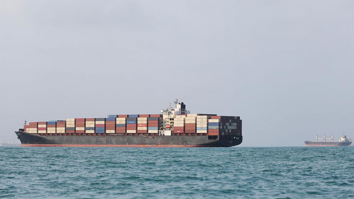 nava portcontainer în strâmtoarea ormuz