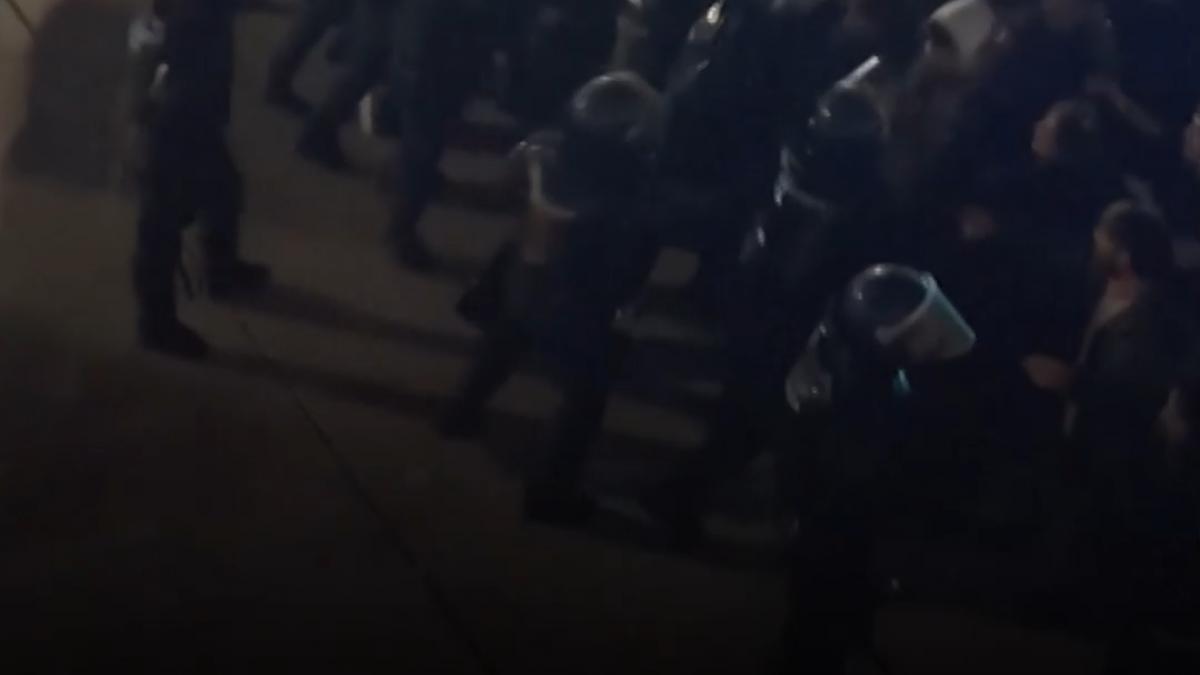 ciocniri intre politisti si activistii pentru locuinte la porto organizatorii spun ca 37 de oameni au fost raniti