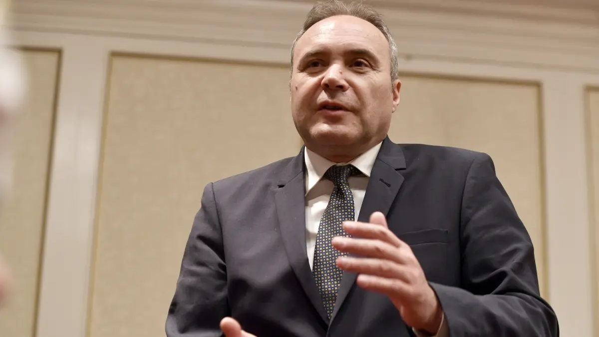 surse dumitru chisalita este propunerea surpriza la ministerul energiei cum arata lista completa a guvernului luca niculescu
