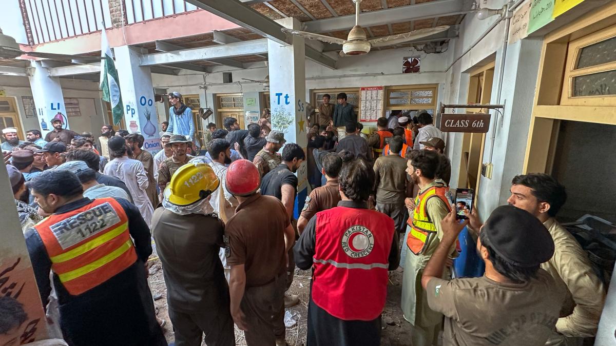 tragedie in pakistan aproape 30 de copii au murit dupa ce acoperisul unei scoli s a prabusit peste ei