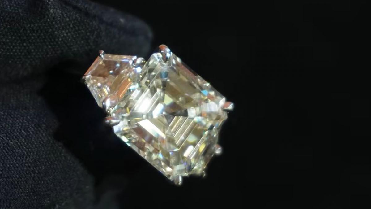 cel mai mare diamant scos vreodata la licitatie in romania are peste 9 carate care este pretul estimat
