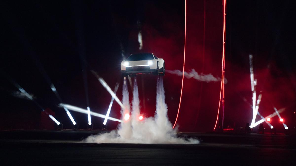 tesla zburatoare x