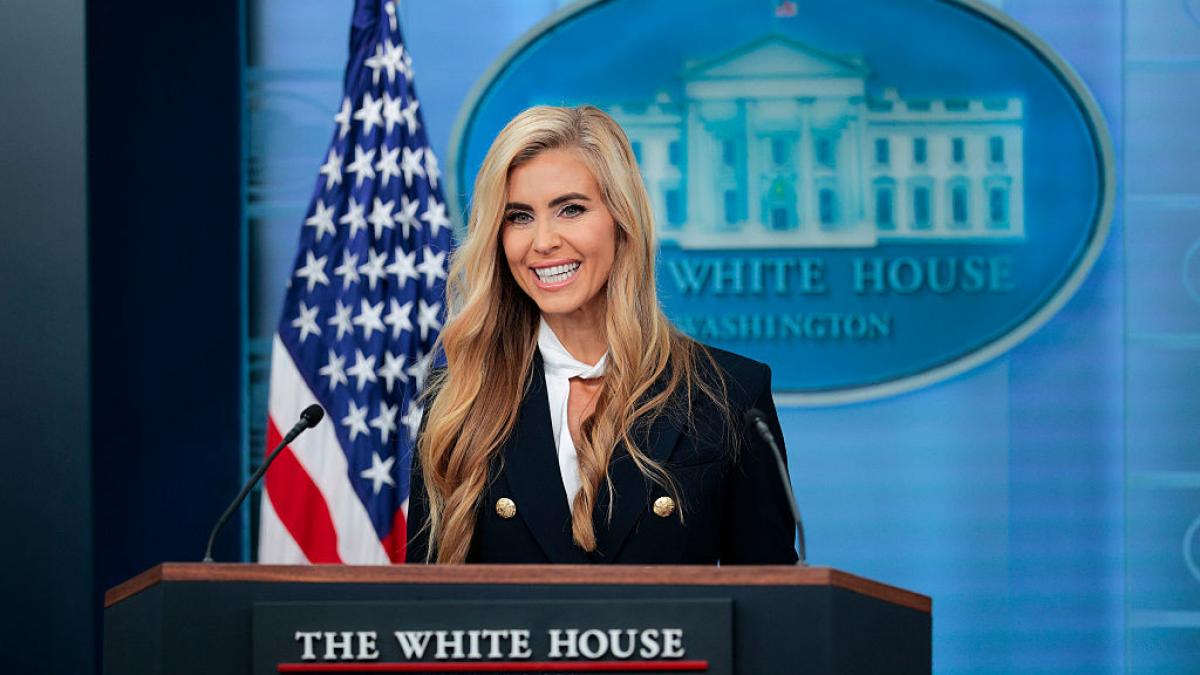 katie zacharia noua purtatoare de cuvant trump secretara presa primele zile la noul job casa alba 