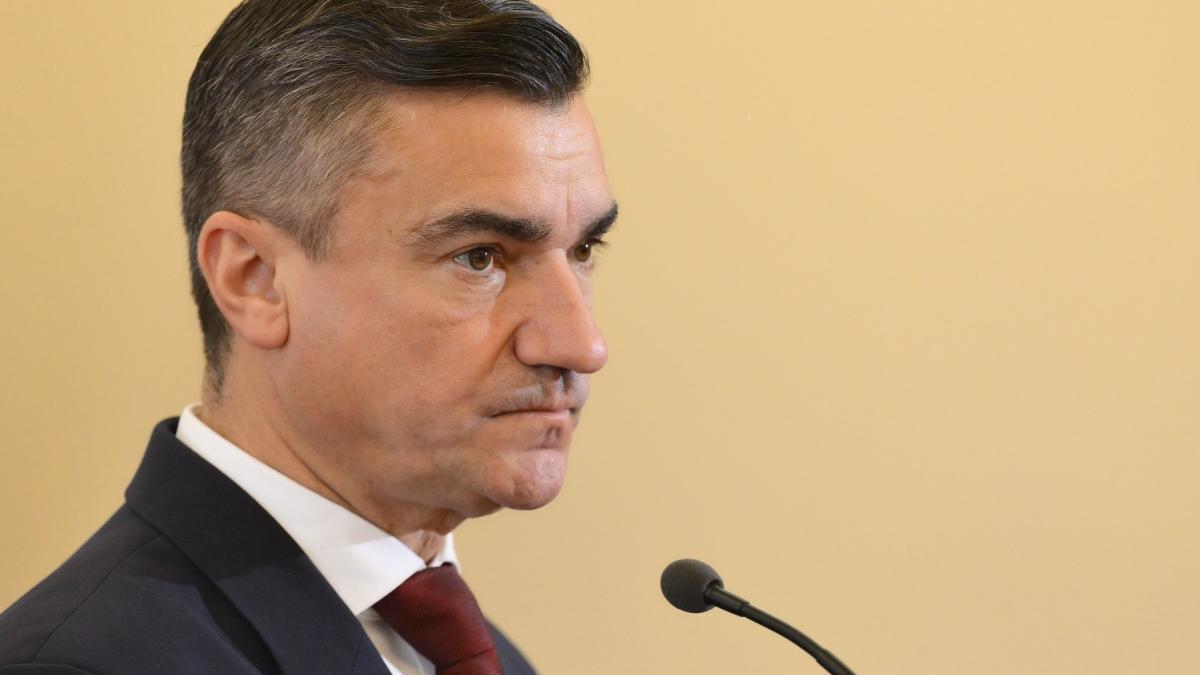 poza in care apare Mihai Chirica, primarul municipiului Iaşi. 