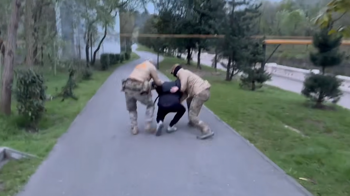 de la poveste de dragoste la arestare inscenata cum a ajuns un roman din anglia sa fie condamnat in rusia pentru spionaj