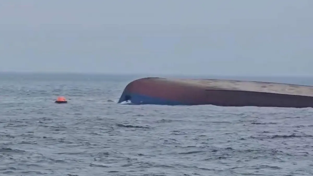 inca o nava a fost lovita de drone in marea neagra aproape de constanta si s a scufundat surse un mort si zece raniti