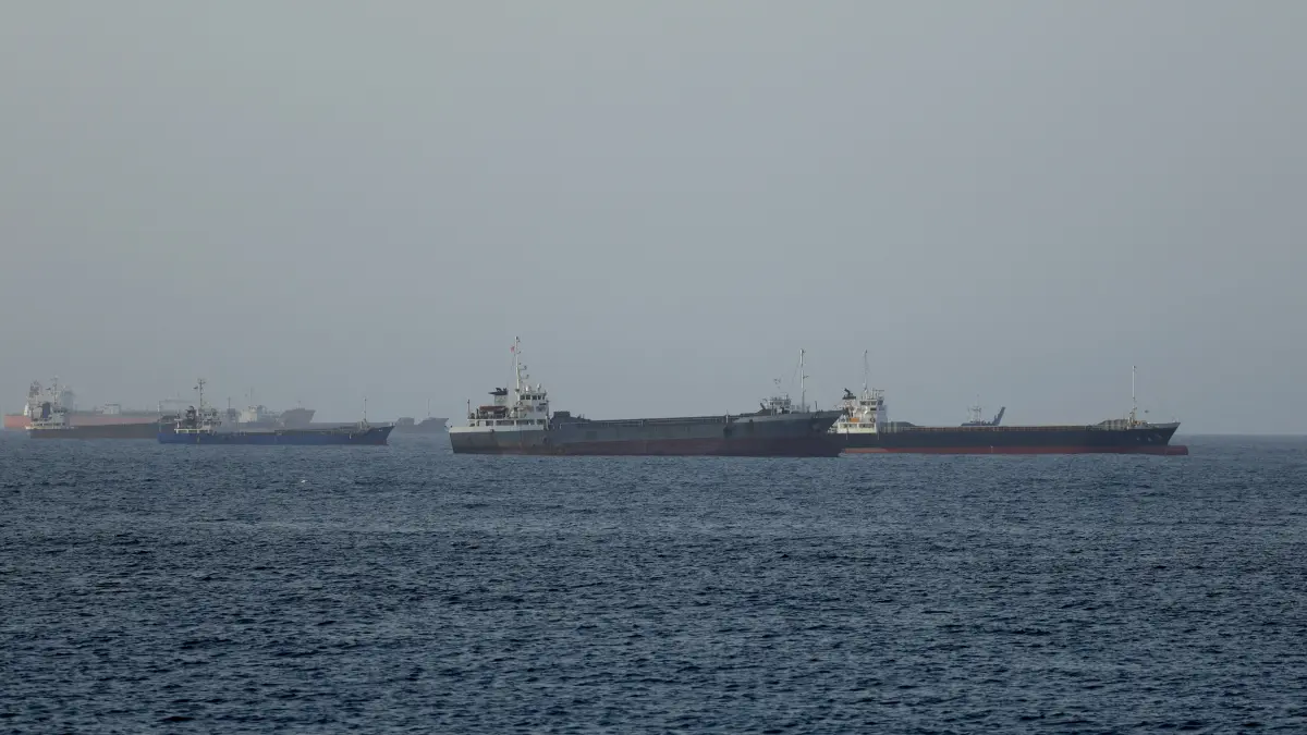 iranul si a epuizat aproape total petrolul din flota fantoma de la 135 milioane de barili in februarie a ajuns la sub un milion