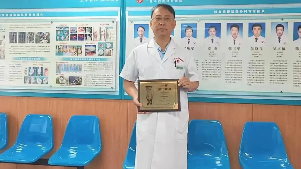 obsedat de nemurire putin l a atras in rusia pe un doctor chinez care spune ca poate sa faca transplant de cap uman pe un corp nou
