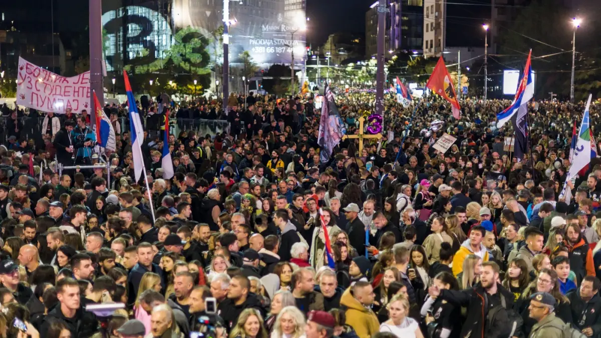 punem capat celor 14 ani de umilinta haos si tradare miting cu 150 000 de persoane in belgrad inaintea alegerilor de duminica