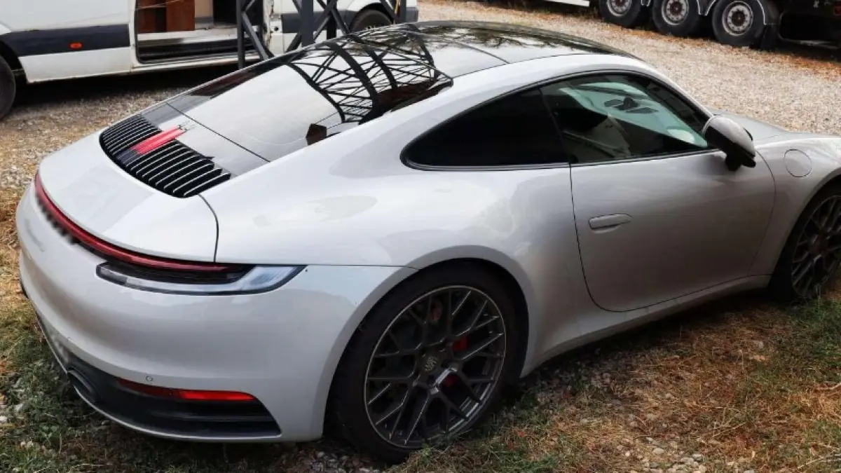 un porsche 911 carrera in valoare de 200 000 de euro a fost confiscat de politisti la vama calafat ce au descoperit despre masina