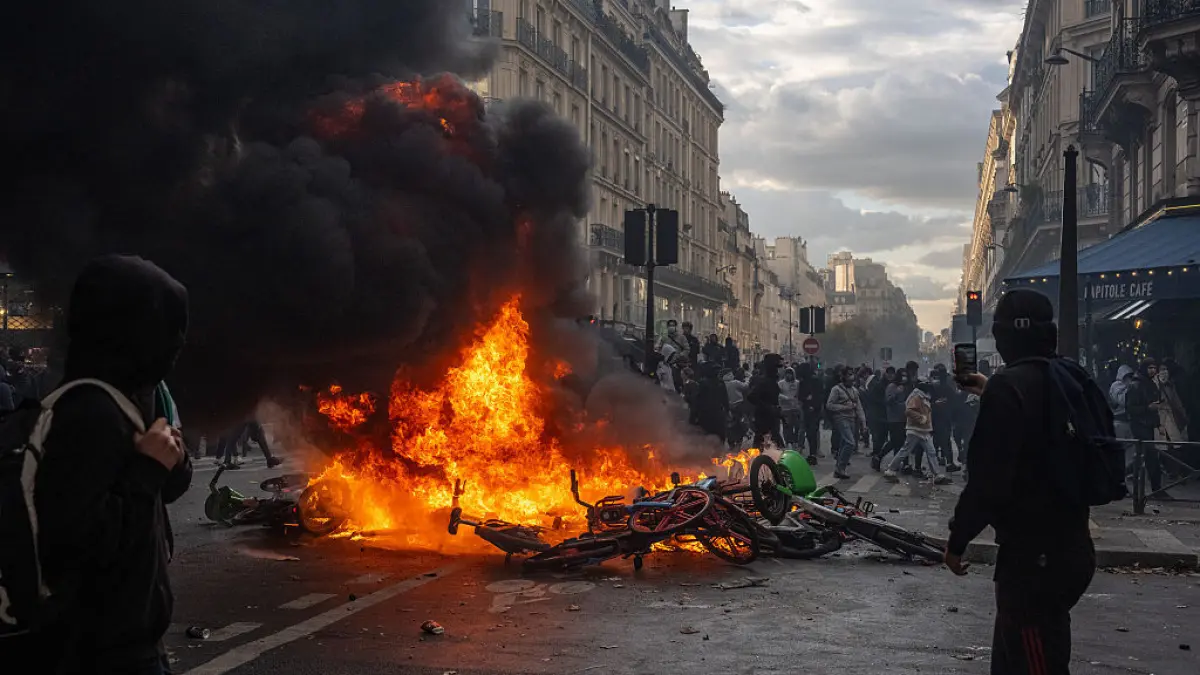 cnn generatia z se afla in fruntea protestelor din europa s au saturat sa astepte un raspuns
