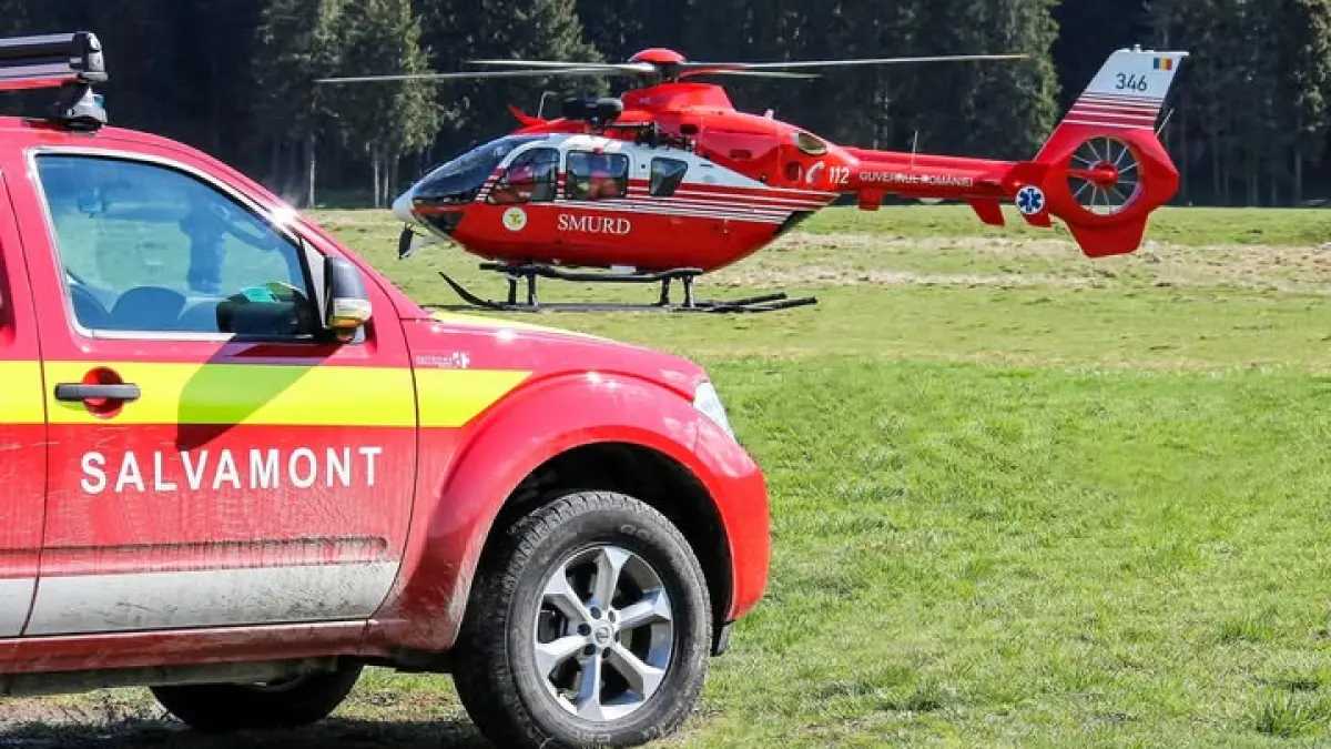 doi ucraineni au fost salvati din munti dupa ce au trecut granita unul dintre ei a fost salvat dintr un vagon abandonat in padure