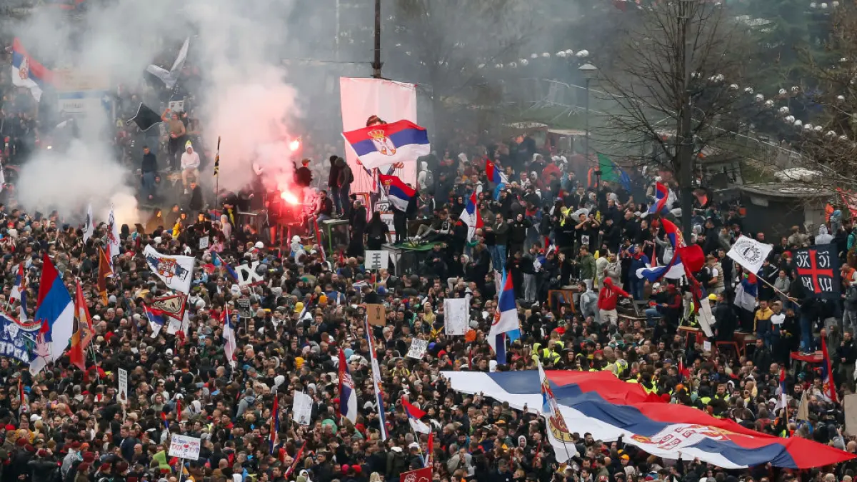 generatia z din serbia pune in pericol puterea lui vucici tinerii au stat doi ani in strada acum vor sa preia guvernul