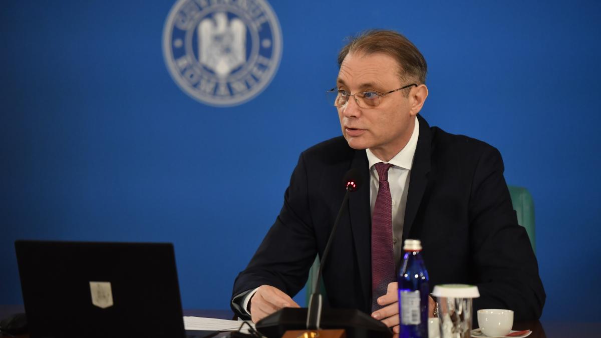 luca niculescu se intalneste cu mugur isarescu si cu sefii marilor companii marile teste ale guvernului cursul euro si soarta dacia