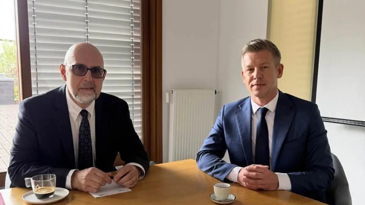 magyar blocheaza udmr din a mai participa la naturalizarea maghiarilor romani fundatia eurotrans pierde finantarea budapestei