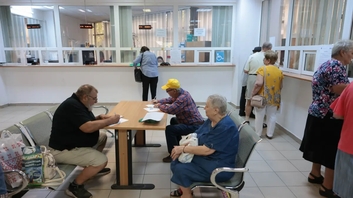 ministerul finantelor face calcule pentru legea bugetului surse guvernul ar putea majora pensiile in doua etape
