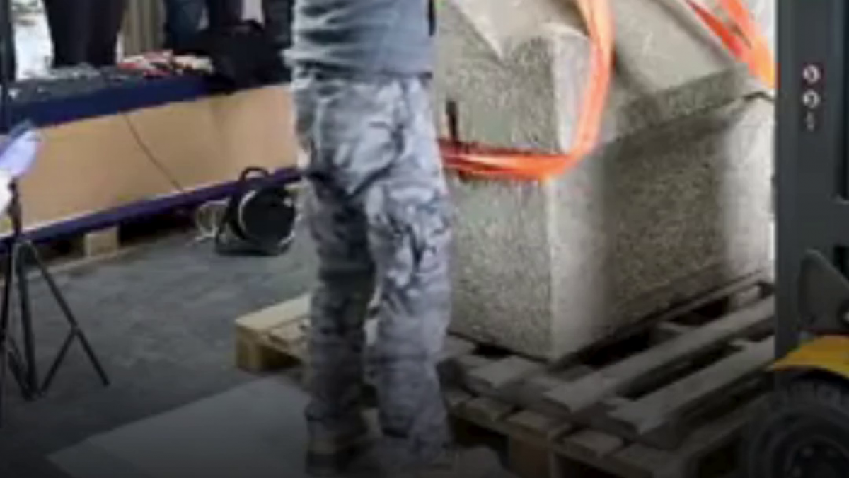 un sarcofag roman intact a fost descoperit in constanta arheologii au gasit jucarii din lut in interior