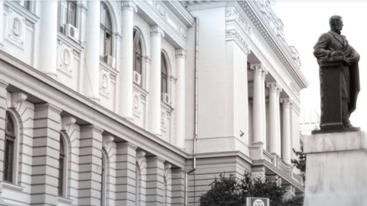 reactia baroului iasi dupa ce facultatea de drept a decis ca avocatii lui alexandru toader sa nu mai predea studentilor din anul iv