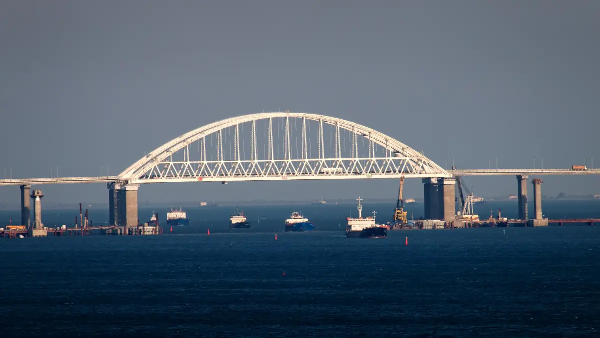 rusia redeschide ruta cerealelor prin marea azov dupa aproape patru luni de blocaj navele vor fi escortate militar