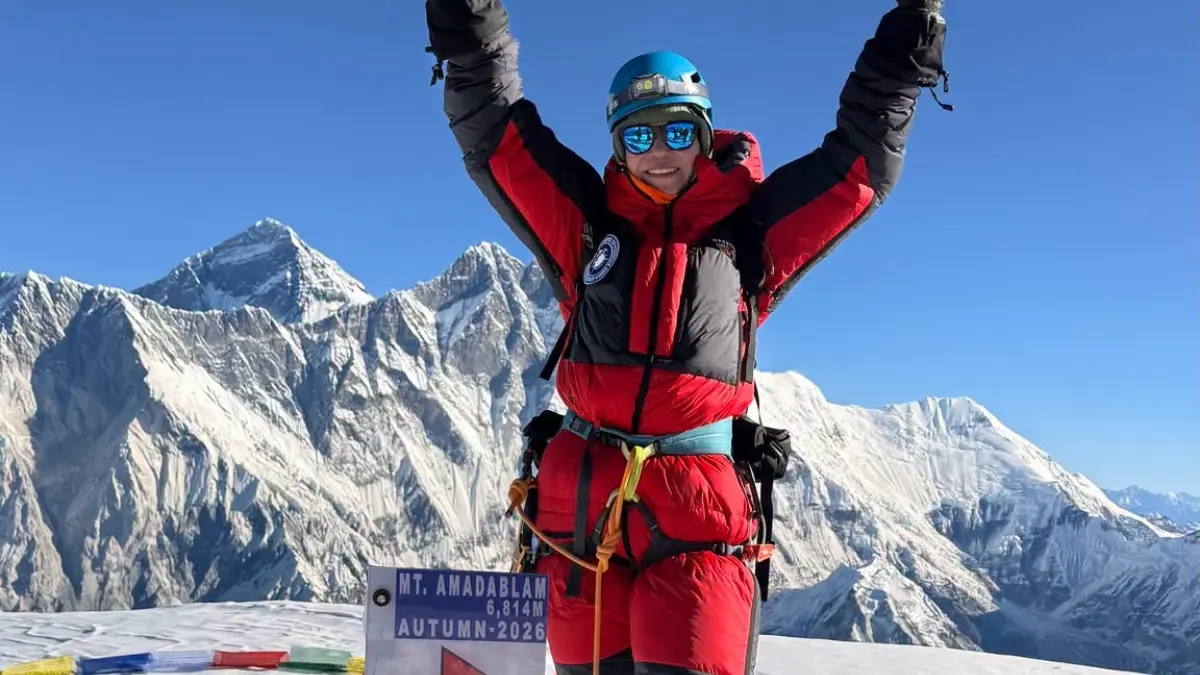 suceveanca alina isopescu a cucerit varful ama dablam din himalaya la peste 6 800 de metri altitudine