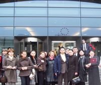Instituţiile UE oferă 140 de posturi românilor