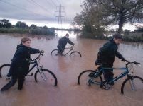 Alertă de inundaţii record în Marea Britanie