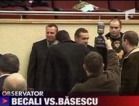 Becali face scandal că nu a putut vorbi de Băsescu la Braşov <font color=red>(VIDEO)</font>