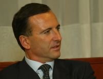 Frattini va discuta problema discriminării cu reprezentanţii rromilor