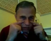 Mircea Geoană îşi arată cearcănele din campanie pe Internet