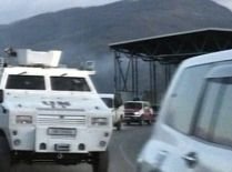 Convoi românesc, atacat cu sticle incendiare în Kosovo (VIDEO)