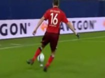 O ?minge? de hârtie a stabilit adversara lui Mircea Lucescu în finala Cupei UEFA (VIDEO)