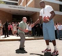 Shaquille O'Neal, uriaşul de 147 de kilograme, face echipă la Cleveland cu LeBron James şi vrea titlul NBA