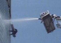 Pompierii se luptă cu flăcările fictive "izbucnite" în clădiri înalte (VIDEO)
