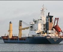 Rusia a arestat opt piraţi pentru răpirea navei Arctic Sea
